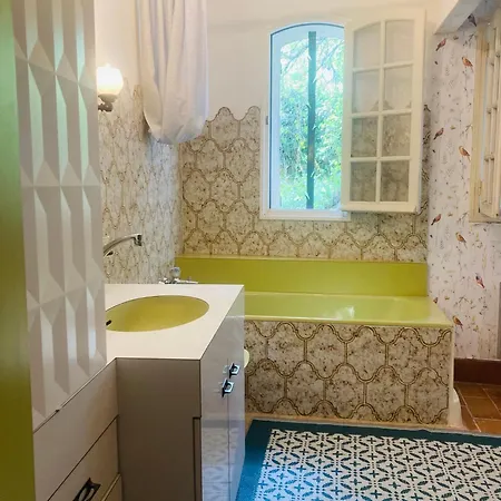 Maison De Famille En Provence *